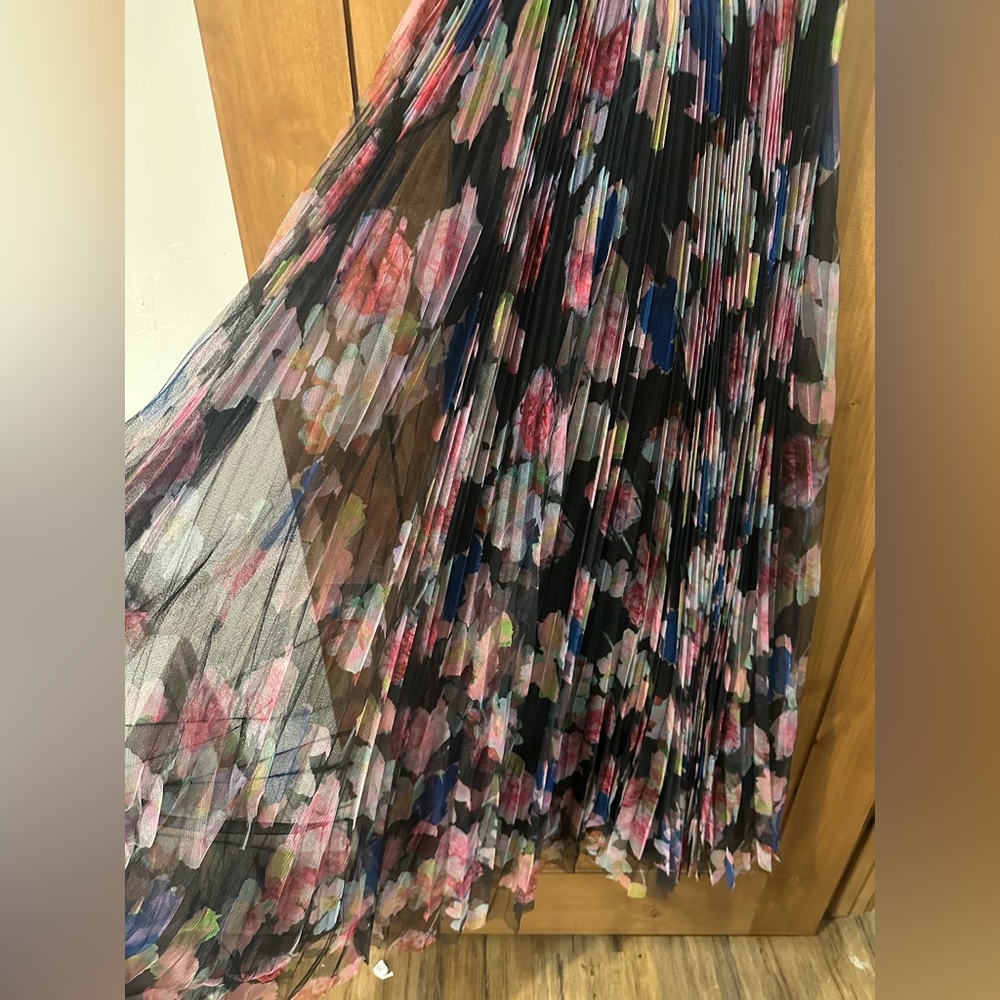 Monique Lhuilier Yvonne Mesh Floral Dress - Picture 2 of 6